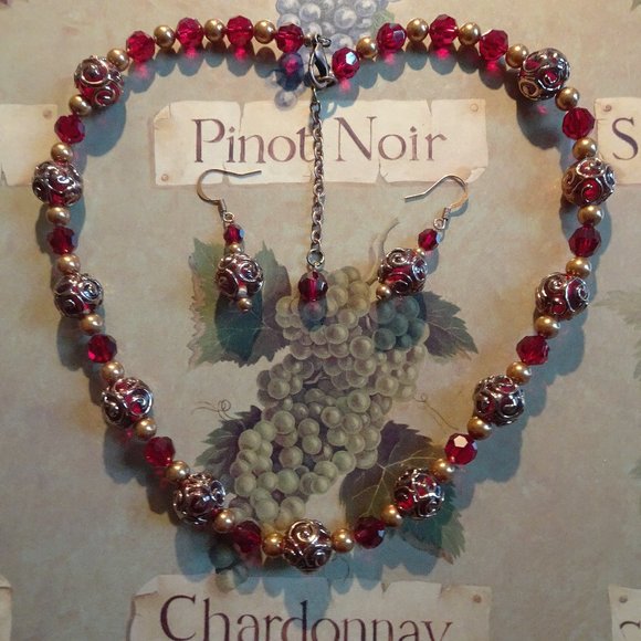 Handmade necklace/earring set in deep red with external copper - Petite Version - Picture 5 of 5